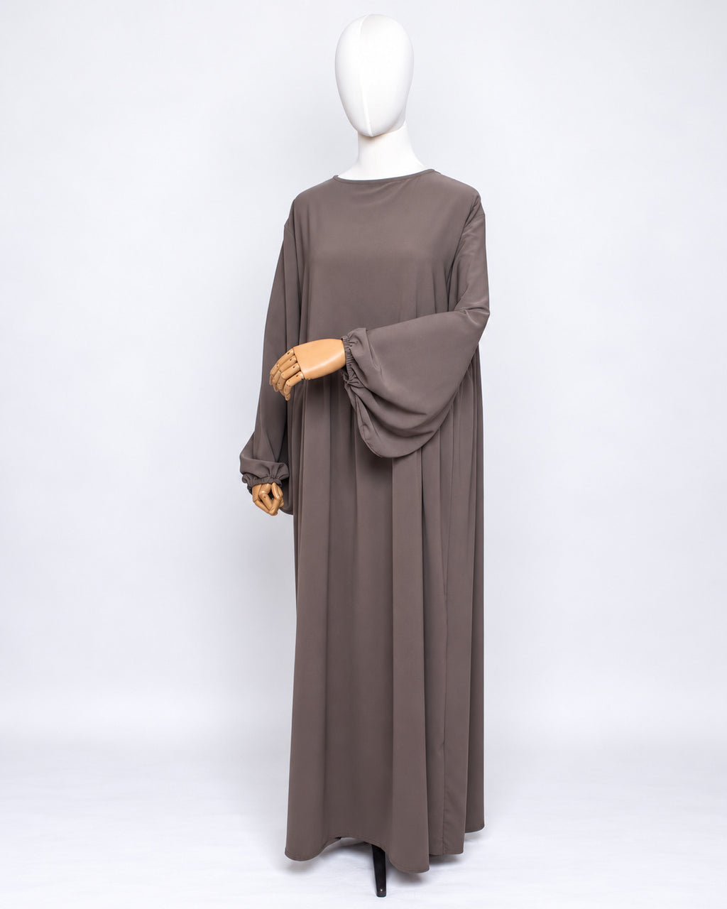 Abaya larga de seda de Medina