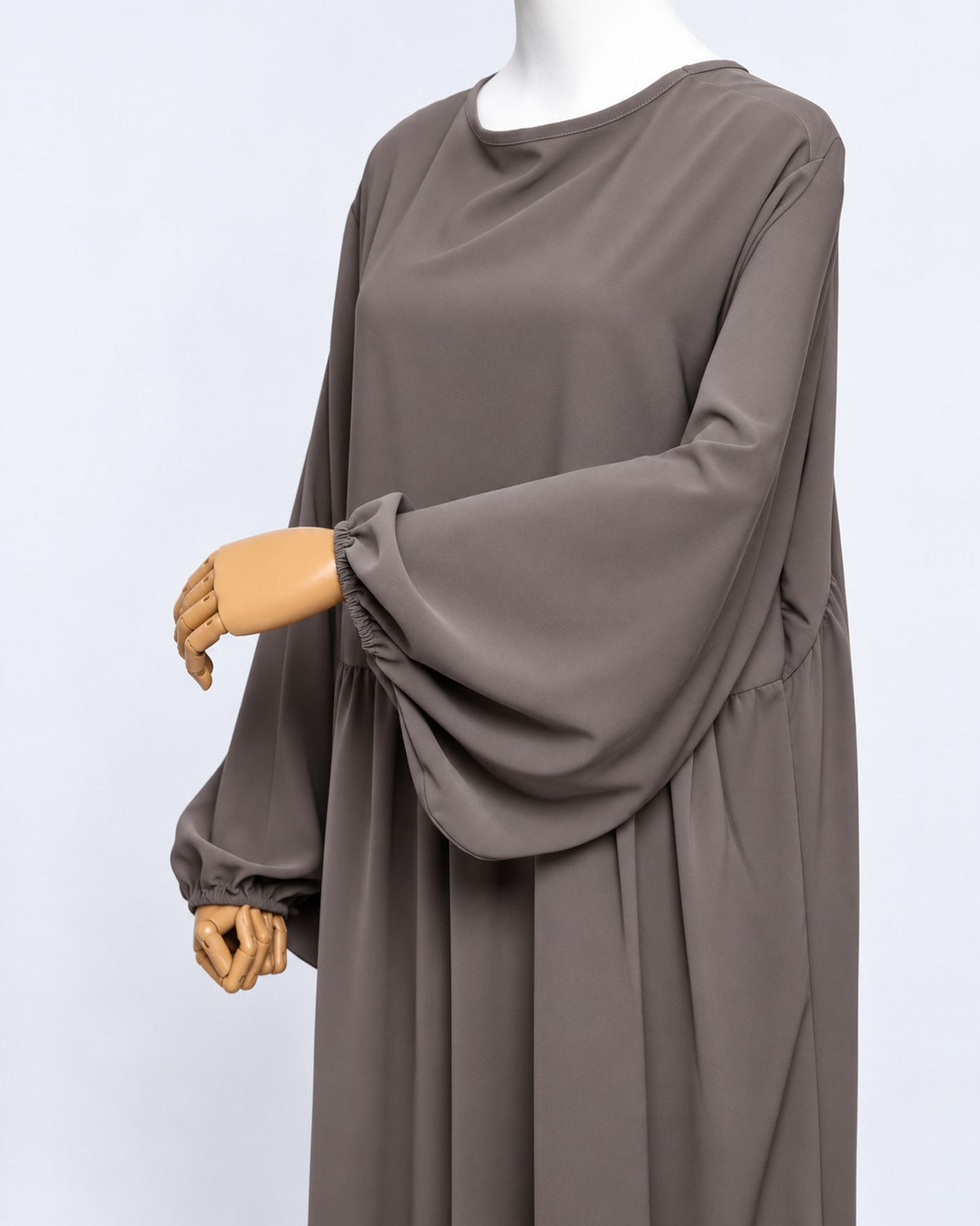 Abaya larga de seda de Medina