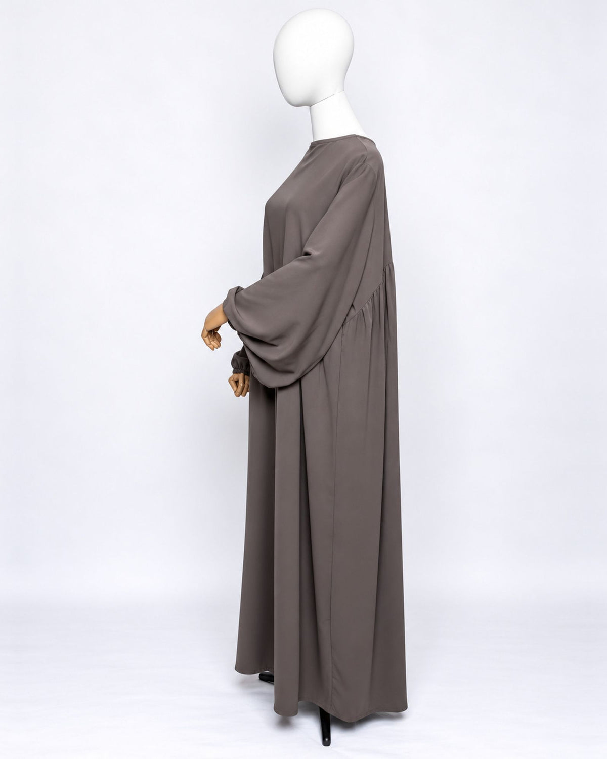 Abaya larga de seda de Medina