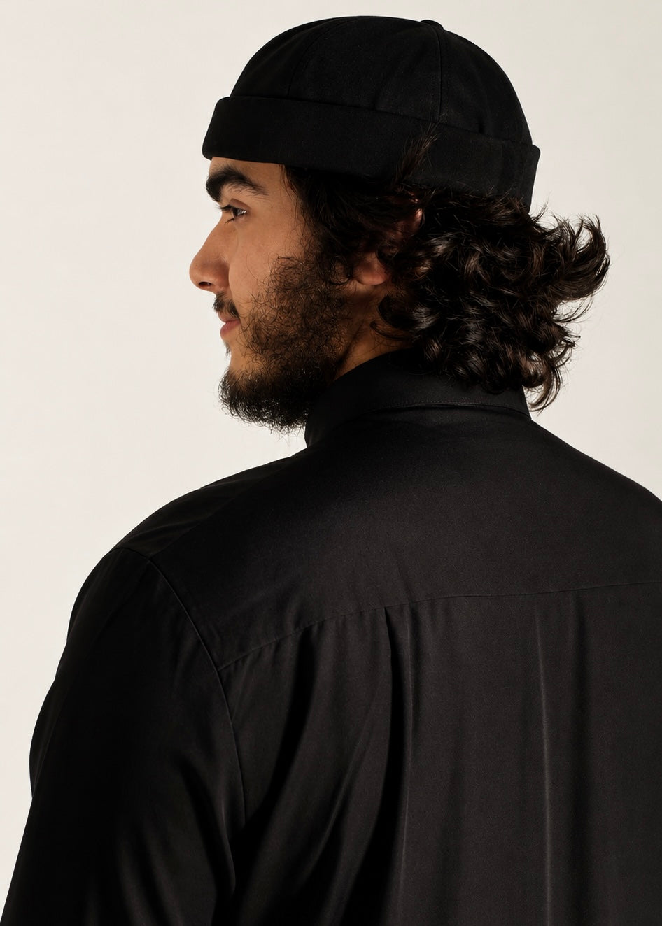 Saudi Thobe Abaya mit Zipper in Schwarz
