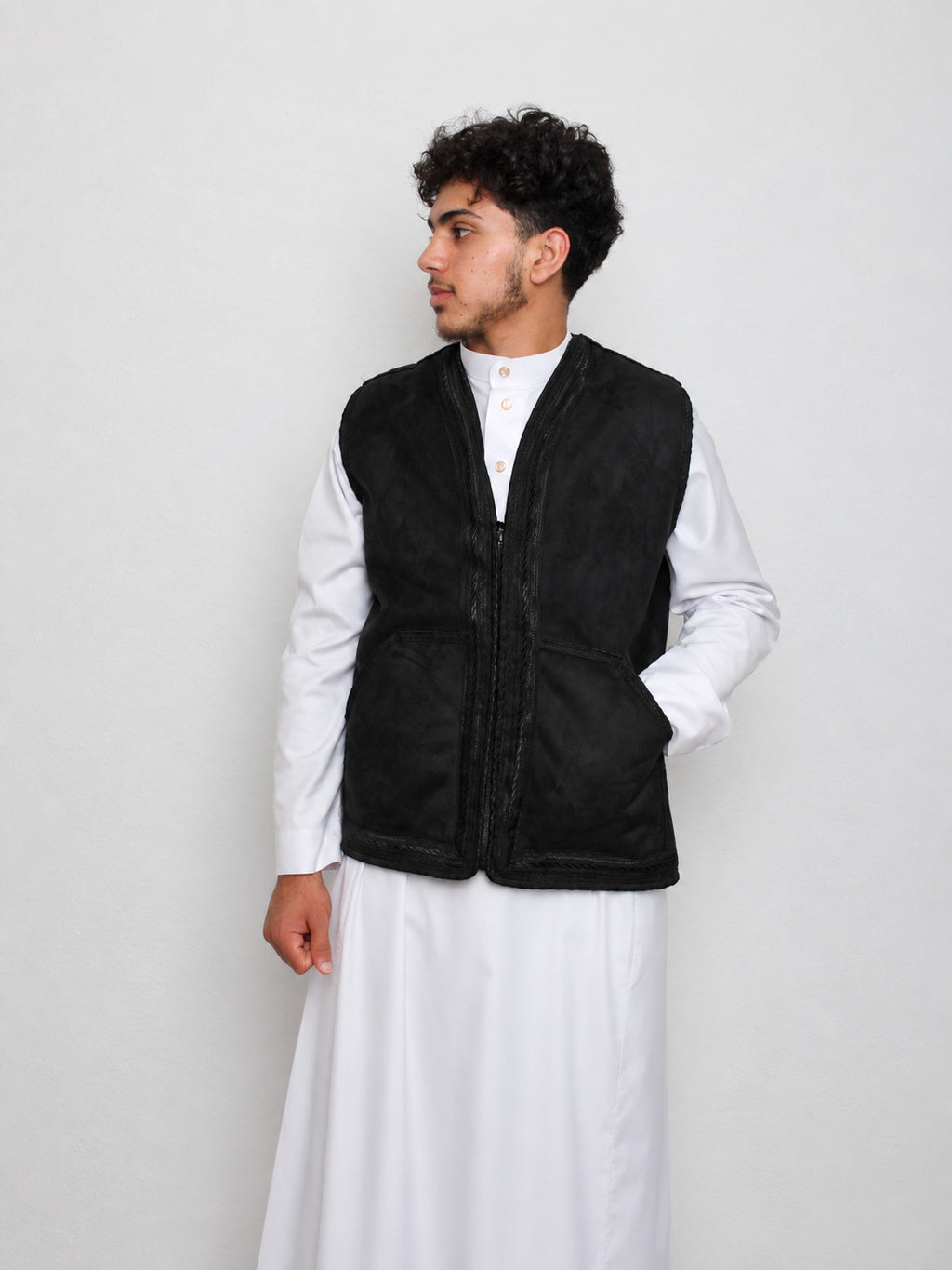 Farwa vest in black