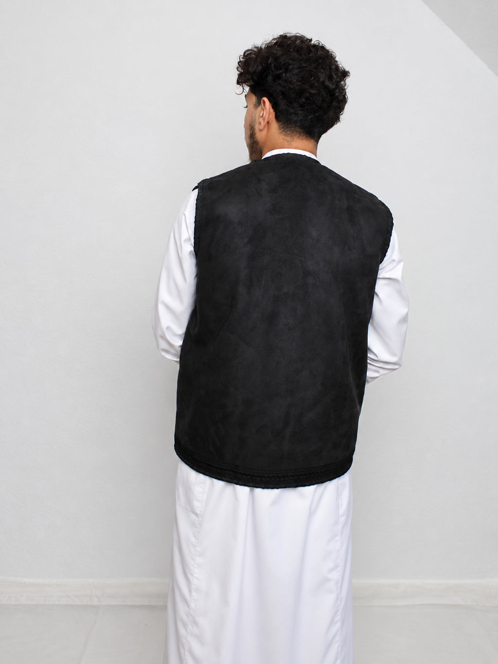 Farwa vest in black