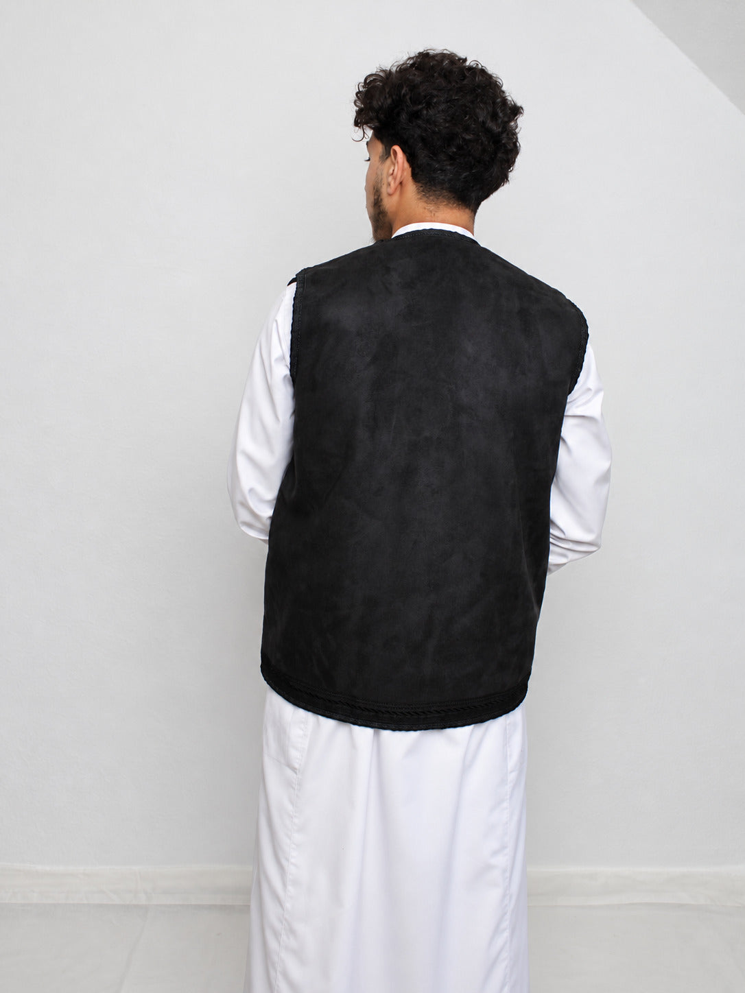 Farwa vest in black