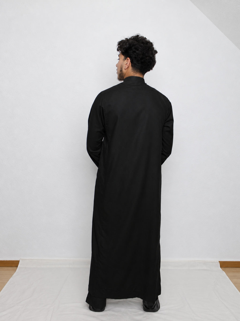 Thobe premium negro con botones