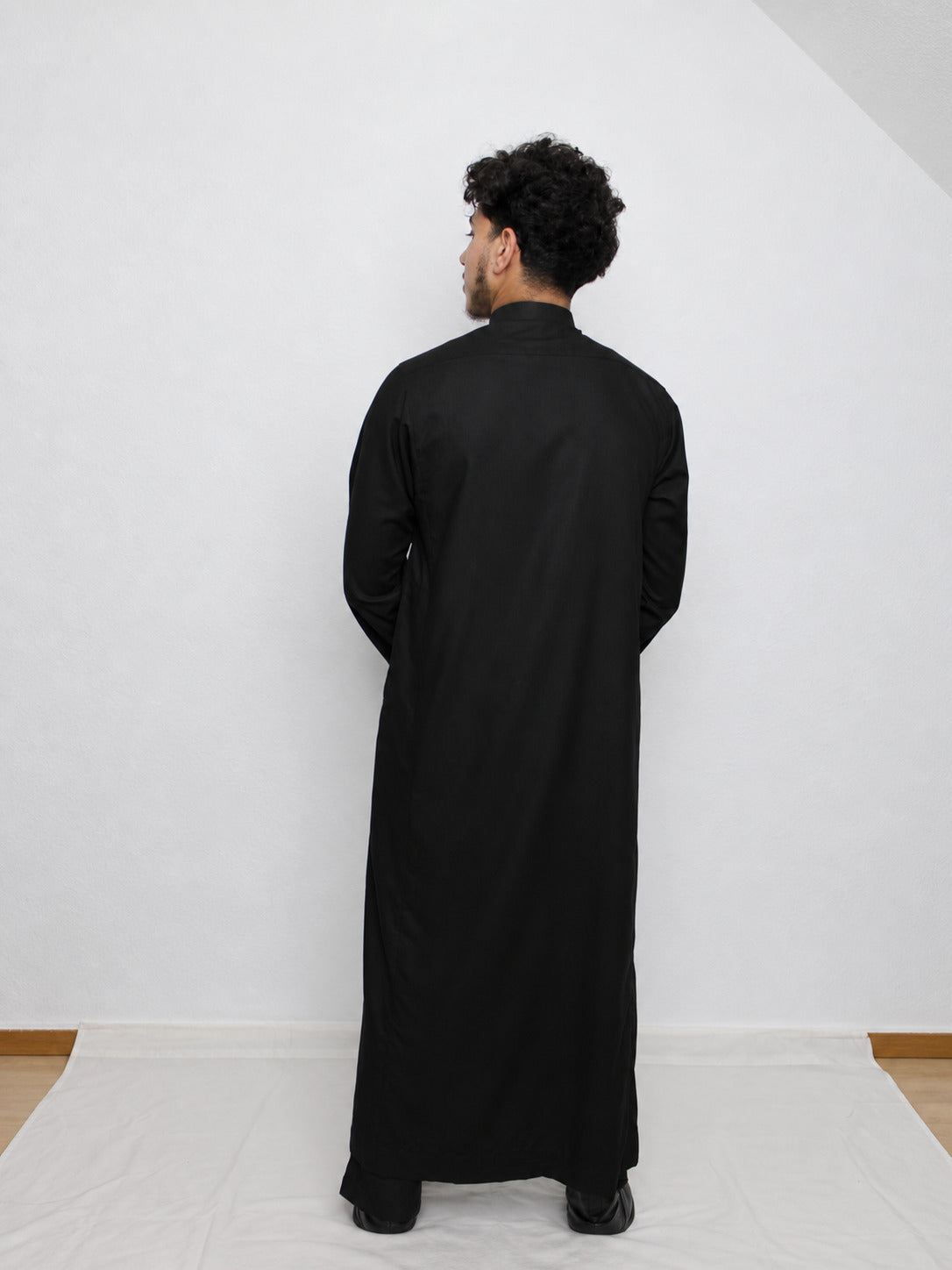 Thobe premium negro con botones