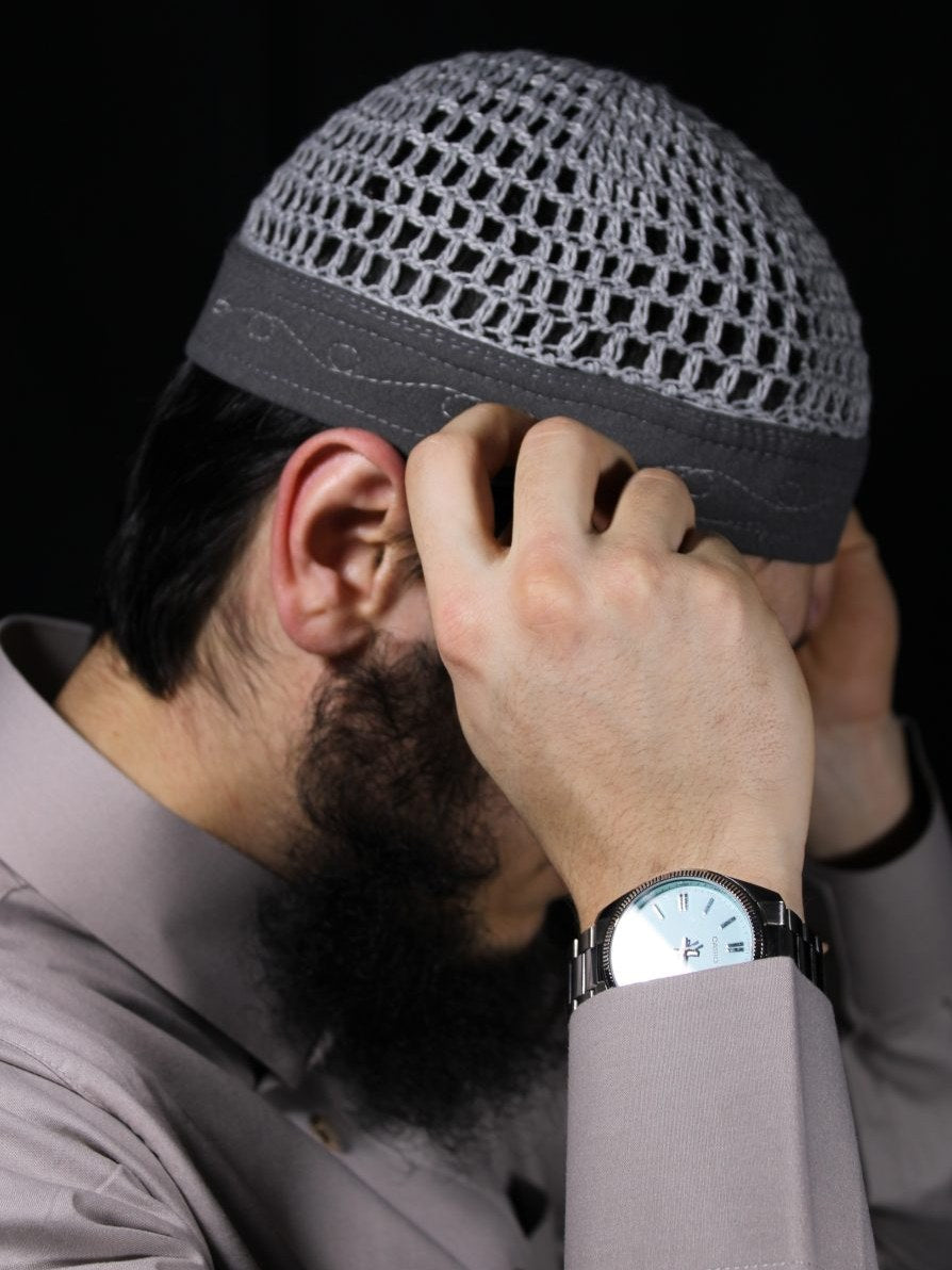 Egyptian kufi in dark grey – colour view